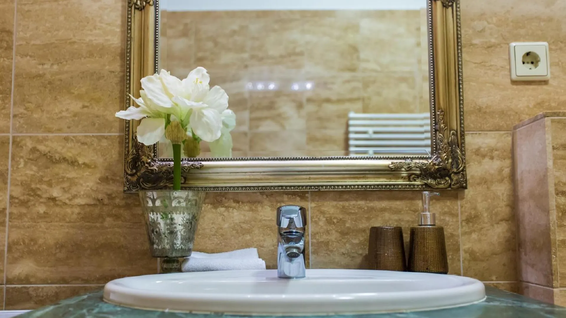 Colours Apartments Superior With Free Parking Budapest