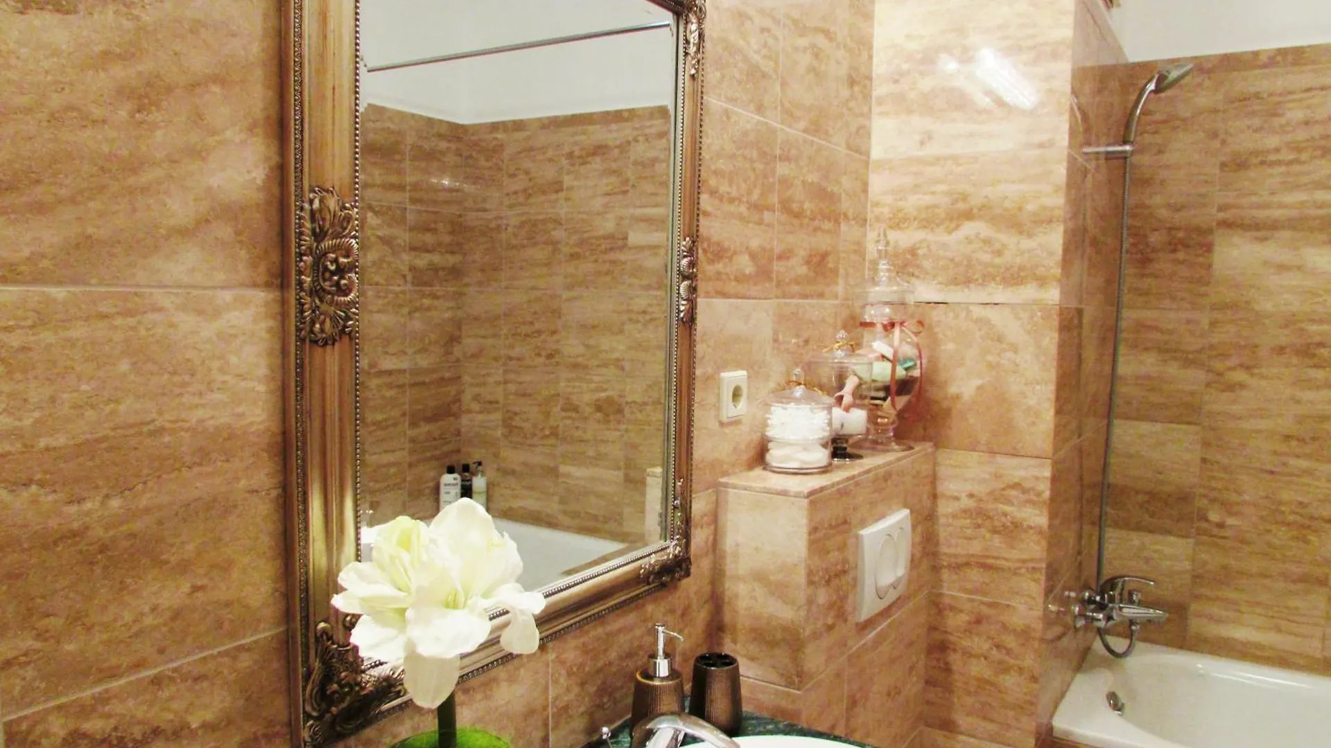 Colours Apartments Superior With Free Parking Budapest