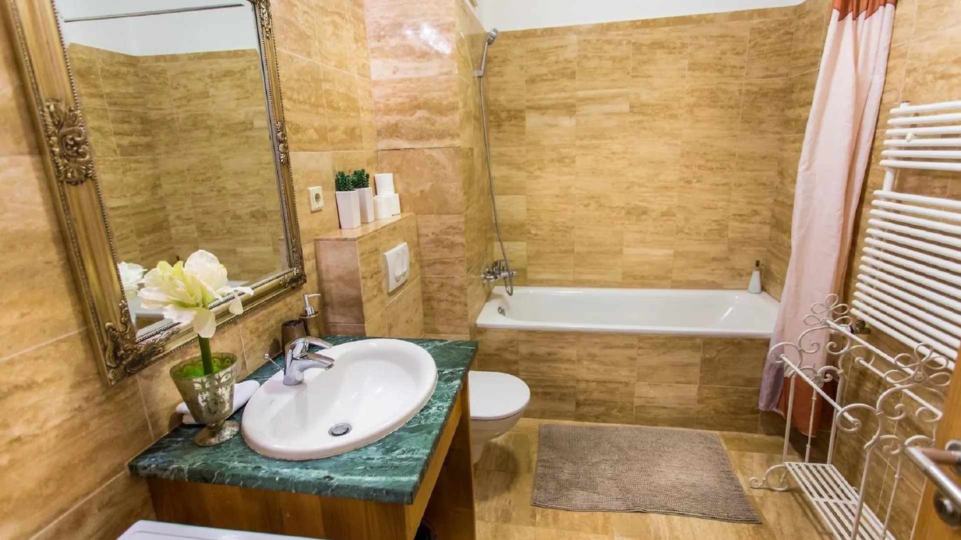 Colours Apartments Superior With Free Parking Budapest